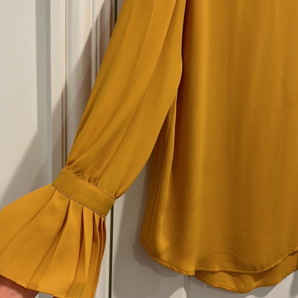 Work Blouse - Picture 2 of 3